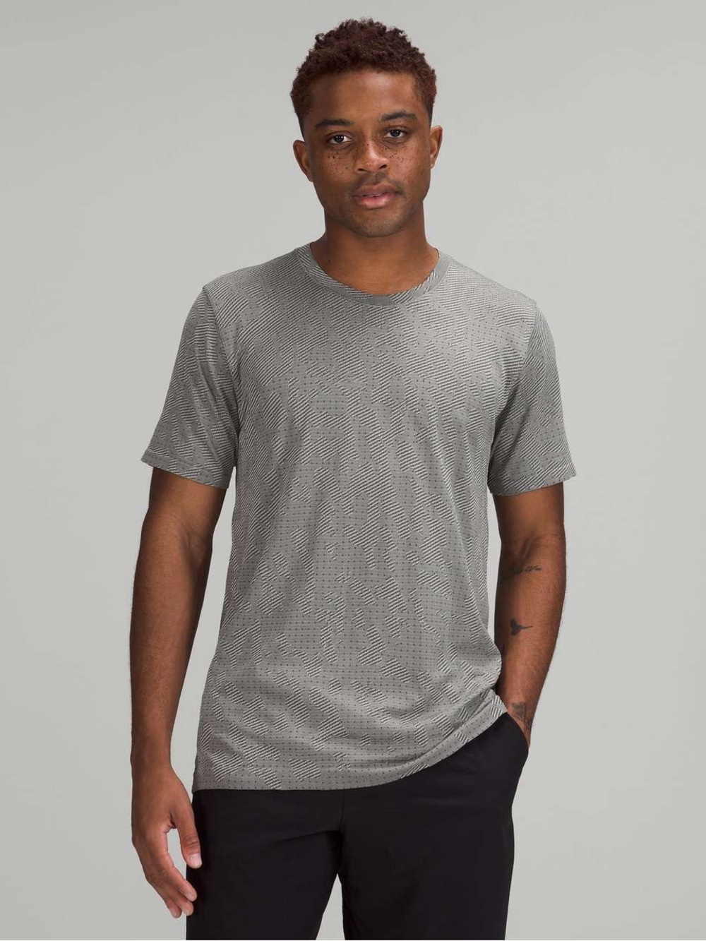 Men’s Lululemon Metal Vent Breathe Short Sleeve Shirt Covered Camo Graphite Grey